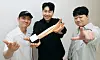 The three members of Psick Univ YouTube channel, winners of the Best Entertainment Show award for the TV section of the 59th Baeksang Arts Awards, pose for photos after an interview with the Korea JoongAng Daily at the JoongAng Ilbo headquarters in western Seoul. From left are: Kim Min-su, Lee Yong-ju and Jung Jae-hyung. [BAEKSANG ARTS AWARDS ORGANIZING COMMITTEE]