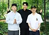 The three members of Psick Univ YouTube channel, winners of the Best Entertainment Show award for the TV section of the 59th Baeksang Arts Awards, from left: Jung Jae-hyung, Lee Yong-ju and Kim Min-su [BAEKSANG ARTS AWARDS ORGANIZING COMMITTEE]