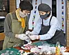 Kim’s Hwajeon Nori tteok craft workshop attracts visitors who want to learn the craft as well as tourists who visit the nearby Hwaseong Fortress. [PARK SANG-MOON]