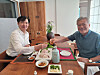 Former Justice Minister Cho Kuk, left, posted a photo on Facebook of himself dining with former President Moon Jae-in in Yangsan, South Gyeongsang on Saturday. [SCREEN CAPTURE]