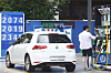 Gasoline and diesel sold at more than 2,000 won per liter at a gas station in Seoul on Monday. The price of fuel, despite a government tax cut, has been rising. [YONHAP]