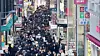 People crowd the streets of Myeongdong in central Seoul on Christmas Day on Dec. 25. Some 340 police officers have been dispatched in crowded areas to prevent accidents. [NEWS1]