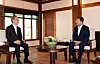 Lee Jae-myung, the presidential candidate for the ruling Democratic Party (DP), left, holds a meeting with President Moon Jae-in at the Blue House in central Seoul on Tuesday. [YONHAP]