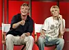 Singers and brothers Nick, in the left, and Aaron Carter answer questions about their new reality television program 'House of Carters' which features them and their three sisters on E! Networks during a session at a Cable Television Critics Association press tour in Pasadena, California July 11, 2006. [REUTERS/YONHAP]