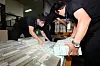 Bank of Korea officials deliver cash in Gangnam District, southern Seoul, ahead of Korea’s Chuseok harvest holiday on Sept. 5. [YONHAP]