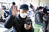 At a gym for senior citizens in Daegu on Thursday, Cho Jeong-bu, an 82-year-old man, during a video call with his daughter who lives in Suwon, Gyeonggi, tells her not to make the trip home for the Lunar New Year holidays to prevent Covid-19 infections. [NEWS1]