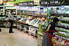 The fresh vegetable section at a major discount mart in Seoul on Tuesday. Vegetable prices were up more than 16 percent in July, contributing to raising inflation. The trend is expected to continue in August due to the heavy rain. [YONHAP]