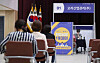 Applicants wait for interview at a job fair at the Songpa district office, Seoul, on May 12. In May more than 600,000 more people were employed compared to the previous year. [YONHAP]