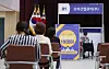 Applicants wait for interview at a job fair at the Songpa district office, Seoul, on May 12. In May more than 600,000 more people were employed compared to the previous year. [YONHAP]