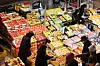 Shoppers pick out fruit at the Namchon Agricultural Products Wholesale Market in Incheon on Jan. 20. [YONHAP]