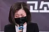 The mother of the former girl group member under 143 Entertainment speaks during a press conference regarding the sexual assault complaint against CEO Lee Yong-hak, in Jung District, central Seoul, on April 29. [NEWS1]