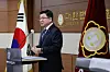 Lee Chan-hee, president of the Korean Bar Association, on Monday announces the organization's recommended candidates to head the new Corruption Investigation Office for High-Ranking Officials. [YONHAP]