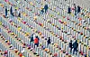 People flock to pay respects at the Daejeon National Cemetery in Yuseong District, Daejeon, Sunday, the weekend ahead of Lunar New Year. The government said it will close national cemeteries during the Lunar New Year holiday, which runs from Feb. 11 to 14, as a Covid-19 precautionary measure. [KIM SEONG-TAE]
