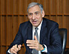 André Andonian, the new managing partner of McKinsey Korea, speaks during an interview with a group of reporters including the Korea JoongAng Daily at the consulting firm's office in Jung District, central Seoul, on Monday. [PARK SANG-MOON]