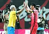 Son Heung-min, right, and Neymar congratulate each other at the end of a friendly between Korea and Brazil at Seoul World Cup Stadium in Mapo district, western Seoul on June 2. [NEWS1]