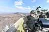 Joint Chiefs of Staff (JCS) Chairman General Kim Seung-kyum visits a border unit of the 15th Infantry Division in Hwacheon, about 90 kilometers northeast of Seoul, on Tuesday. [JCS]