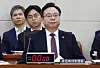 Health Minister Cho Kyoo-hong speaks during a session at the National Assembly in Seoul on Tuesday. [NEWS1]