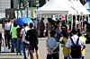 People line up to get tested for Covid-19 at Seoul Station Square in central Seoul on Wednesday as the country's Covid-19 record hit high with 1,784 patients. [NEWS1]