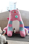 Seoul’s mascot, “Haechi,” got a makeover. The Seoul Metropolitan Government introduced an 8-meter-tall (26-feet) air-filled Haechi at Dongdaemun Design Plaza (DDP) in Jung District, central Seoul, on Thursday. A recent redesign changed Haechi’s body from yellow to pink and white. The Haechi was designated the city’s symbol in 2008 when the incumbent mayor, Oh Se-hoon, was serving his first term. [YONHAP]