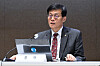 Bank of Korea Gov. Rhee Chang-yong speaks in a press conference on inflation held in central Seoul on Dec. 17. [NEWS1]