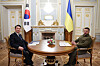 Korean President Yoon Suk Yeol, left, holds a bilateral summit with Ukrainian President Volodymyr Zelensky at the Mariinsky Palace, the official presidential residence, in Kyiv on Saturday. [PRESIDENTIAL OFFICE]