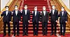 President Moon Jae-in, center, poses for a photo with the leaders of six major conglomerates in a luncheon meeting at the Blue House on Monday to discuss youth employment and training. From left: Posco Chairman Choi Jeong-woo, SK Group Chairman Chey Tae-won, Samsung Electronics Vice Chairman Lee Jae-yong, Moon, Hyundai Motor Chairman Euisun Chung, LG Group Chairman Koo Kwang-mo and KT CEO Ku Hyeon-mo. [YONHAP]