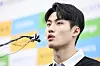 Swimmer Hwang Sun-woo speaks to reporters during a media day event at Seoul Olympic Parktel in Songpa District, southern Seoul on Aug. 2. [YONHAP]