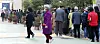 People stand in a line to get free flu shots in Gangseo District, western Seoul, on Monday. This week, the shots are being given to people over 70. From Oct. 26, people between the ages of 62 and 69 can get the shots. [NEWS1]