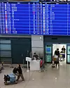 Passengers arriving in Korea on a flight from China enter Terminal 1 of Incheon International Airport on Sunday. With China lifting its ban on group tours to Korea in August for the first time in six years, the number of passengers flying between Korea and China stood at 931,272 in August, according to the Ministry of Land, Infrastructure and Transport, which is 45 percent of the figure before the travel restriction was imposed. [YONHAP]