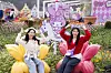 Visitors take a photo in the Four Seasons Garden at Everland in Yongin, Gyeonggi. [SAMSUNG C&T]