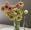 An image of flowers in a plastic water bottle arranged by a 36-year-old office worker. He recently started learning flower arranging as a new hobby. [JOONGANG ILBO]