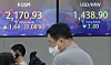 A screen in Hana Bank's trading room in central Seoul shows the Kospi closing at 2,170.93 points on Thursday, up 1.64 points, or 0.08 percent, from the previous trading day. [YONHAP]
