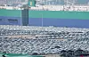 Cars are lined up for export at Pyeongtaek Port in Gyeonggi on April 24. [NEWS1]