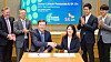 SK On Vice President Ryu Jin-suk, center right, and Ron Mitchell, managing director of Global Lithium Resources pose for a photo after signing an MOU in Perth, Australia, on Sept. 28. [GLOBAL LITHIUM RESOURCES]