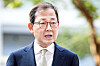 Education Minister nominee Kim In-chul offers to resign in a meeting with reporters in Yeouido, western Seoul, on Tuesday. [NEWS1]