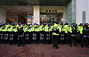 Police officers block the entrace of the Korean Confederation of Trade Unions' Seoul office while the National Intelligence Service raids the building in Jung District, central Seoul, on Wednesday morning. [YONHAP]