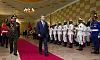 Defense Minister Lee Jong-sup, center, and his Cambodian counterpart, Tea Banh, attend an honor guard ceremony prior to their talks in Siem Reap during the Association of Southeast Asian Nations (Asean) Defense Ministers' Meeting-Plus (ADMM-Plus) on Nov. 24. [YONHAP]