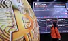 Bit of a rebound - A screen at the Bithumb Lounge in Gangnam District, southern Seoul, displays Bitcoin prices on Dec. 2. Bitcoin has bounced back, sharply reducing losses in the cryptocurrency market after plunging more than 8% the previous day, breaking below the $84,000 level. [NEWS1]
