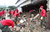 Soldiers from the 1st Marine Division engage in restoration efforts in Yecheon County, North Gyeongsang, on Tuesday following a landslide. [YONHAP]
