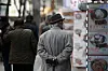 A senior citizen walks around the Jongno District in central Seoul on March 3, 2021. According to year-end resident registration data compiled by the Ministry of Interior and Safety, 109 out of 261 regional governments nationwide reported they are now super-aged, which means more than 20 percent of residents are 65 or older. [NEWS1]