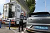 Hydrogen gas is pumped into a vehicle from a mobile charging station on a 25-ton Hyundai Motor Xcient truck in Seoul on Friday. The Korean automaker launched the country’s first mobile hydrogen fuel charging station. A single such truck has the capacity to service 50 vehicles per day. [YONHAP]