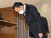 SPC Chairman Hur Young-in apologies for the death of a 23-year-old worker in an accident at an SPL factory at a press conference on Friday. [YONHAP]