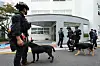 Police and military forces were dispatched to Sungshin Women’s University in Seoul and Gwangju Women’s University in Gwangju on July 7 after receiving threatening emails claiming explosives had been planted on campus. At Sunshin University, seen in this picture, the police deployed a bomb disposal unit and detection dogs to comb the area. [YONHAP]
