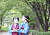 Staffers at a screening clinic in Daegu chat with masks and face shields on July 6. [YONHAP]