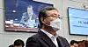 Senior Presidential Secretary for Civil Affairs Shin Hyun-soo listens to President Moon Jae-in's remarks during the senior secretariat meeting at the Blue House on Monday. [YONHAP]