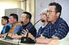 Kim Myoung-hwan, head of the Korean Confederation of Trade Unions, delivers a speech offering his resignation on Friday in central Seoul. [YONHAP]