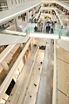 A shopping mall complex in Seoul is almost completely empty on Sunday as a result of the resurgence of Covid-19 infections over recent days. The number of confirmed virus cases surpassed 1,000 throughout Saturday, according to the Korea Disease Control and Prevention Agency on Sunday. [YONHAP]