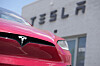 A Model X sits outside a Tesla dealership in Littleton, Colorado. [AP/YONHAP]