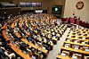 Lawmakers vote unanimously to overturn President Yoon Suk Yeol's martial law decree at the National Assembly in Yeouido, western Seoul, on Dec. 4, 2024. [NEWS1]