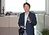 Rep. Lee In-young of the Democratic Party, widely considered to be the Blue House’s pick for Unification Minister, declines to comment on his candidacy to the media at the National Assembly on June 19. [YONHAP]